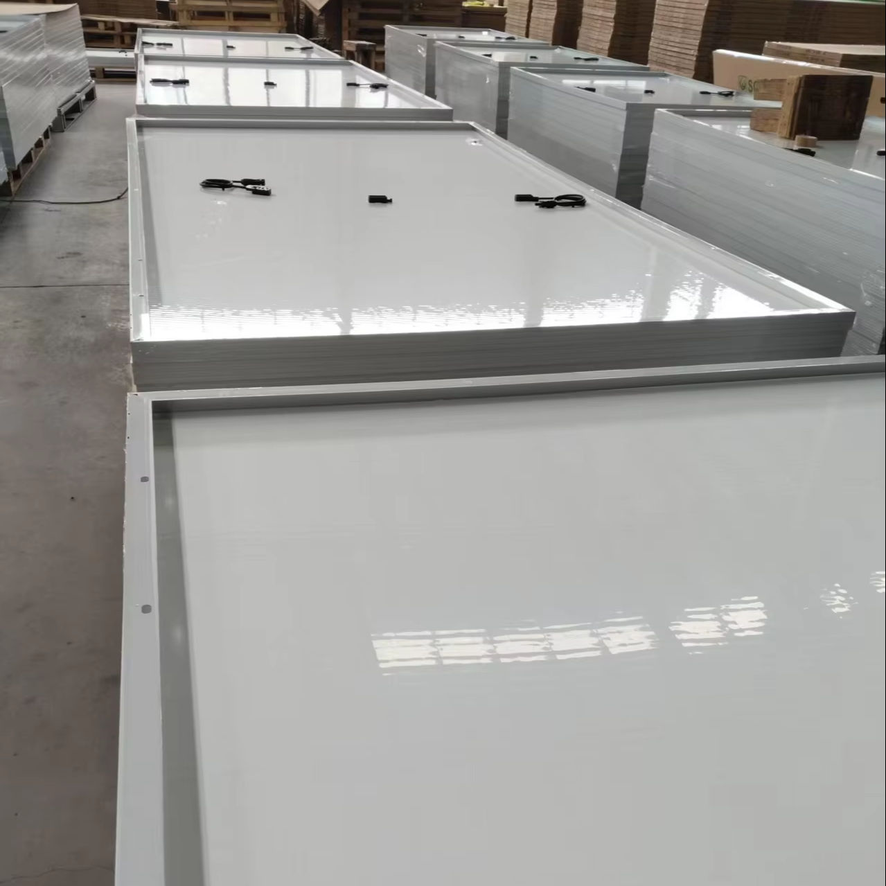 Customized High Efficiency 620 Watt Bifacial Double-glass Solar Panels N-type & Perc 23.5% Efficiency For 5kw Solar Power System