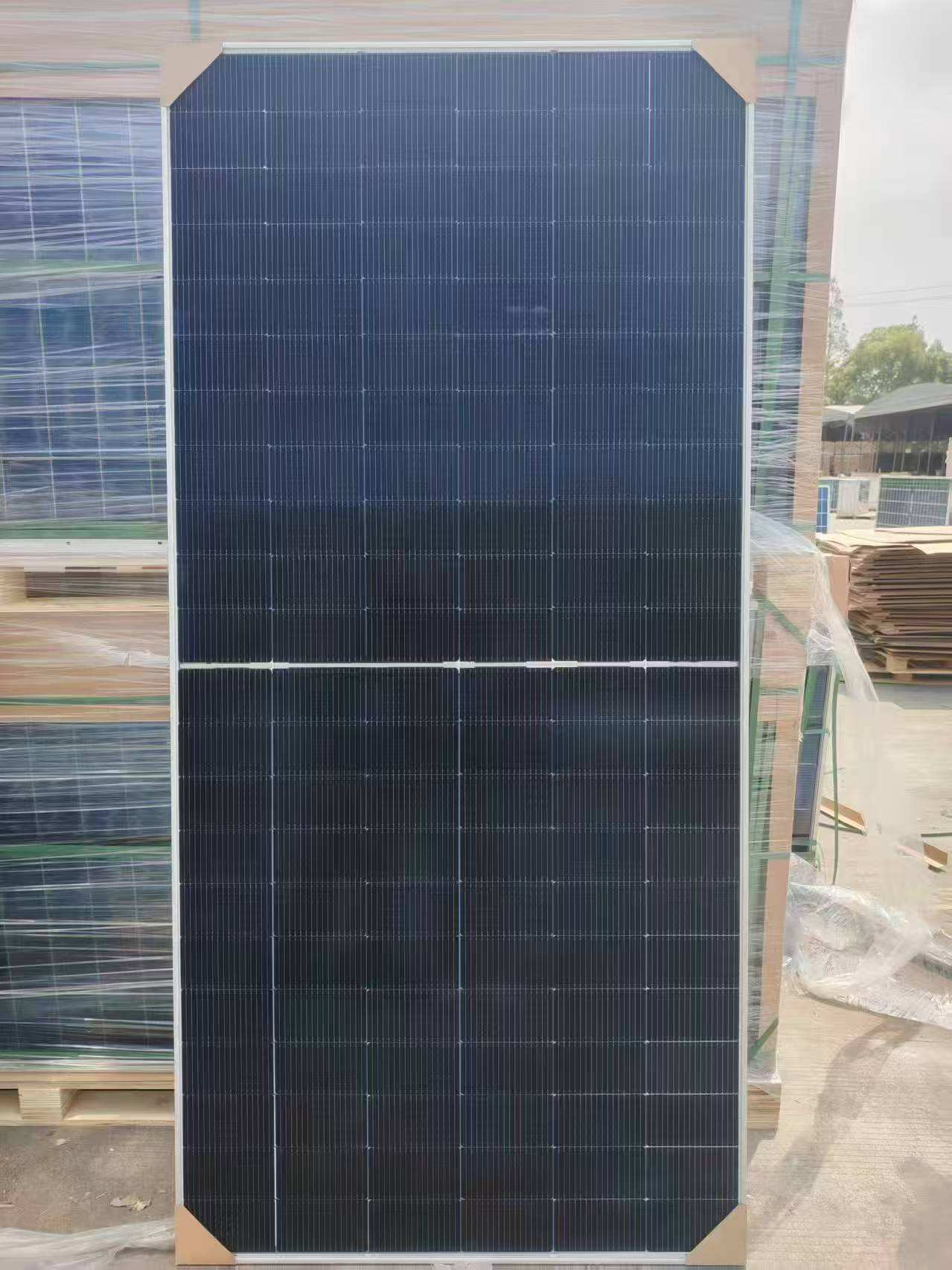Customized High Efficiency 620 Watt Bifacial Double-glass Solar Panels N-type & Perc 23.5% Efficiency For 5kw Solar Power System